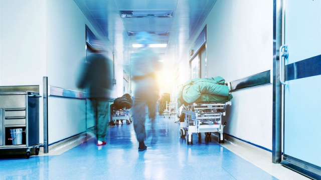 Έπαθε εγκεφαλικό στην Βόνιτσα και τον έστειλαν στο νοσοκομείο της Νίκαιας!