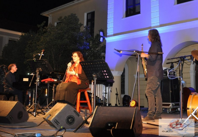 Μαγική βραδιά με την Μαρία Φαραντούρη στο Preveza Jazz festival
