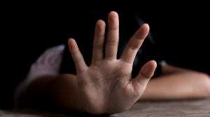 Η συγκλονιστική κατάθεση της 34χρονης Καμερουνέζας για τον αστυνομικό – μαστροπό