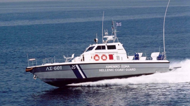 Ανατροπή λέμβου κοντά στον Κάλαμο λόγω υψηλού κυματισμού