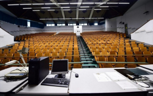 Κούρσα κολεγίων για μια άδεια ΑΕΙ