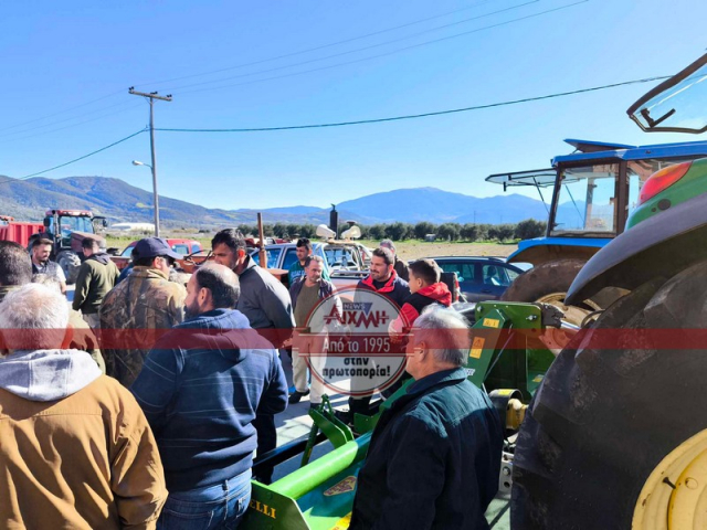 Στους δρόμους παραμένουν και οι αγρότες της Βόνιτσας
