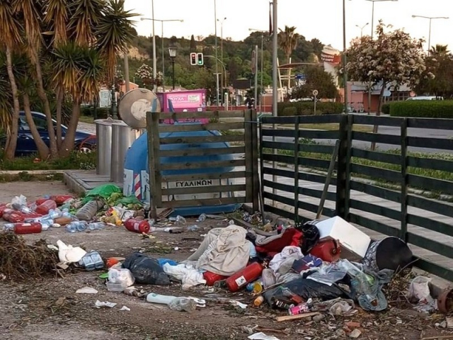 Κέρκυρα: «Χωματερή» απέναντι από το νέο λιμάνι!