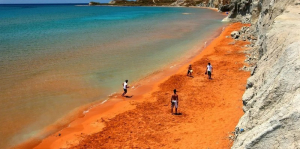 Παραλία Ξι, η παραλία στην Κεφαλονιά, από τις 20 πιο παράξενες του κόσμου