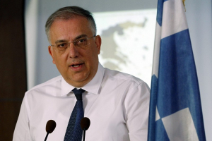 Επιχείρηση «σκούπα» με εντολή Θεοδωρικάκου στο κέντρο της Αθήνας