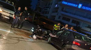 Παλαιό Φάληρο: Λήστεψε σούπερ μάρκετ, τράκαρε, τραυματίστηκε αλλά διέφυγε