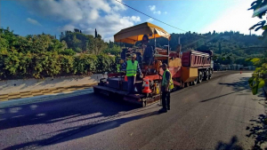 Λευκάδα: Συνεχίζεται η αποκατάσταση του δρόμου Τσουκαλάδες – Πευκούλια