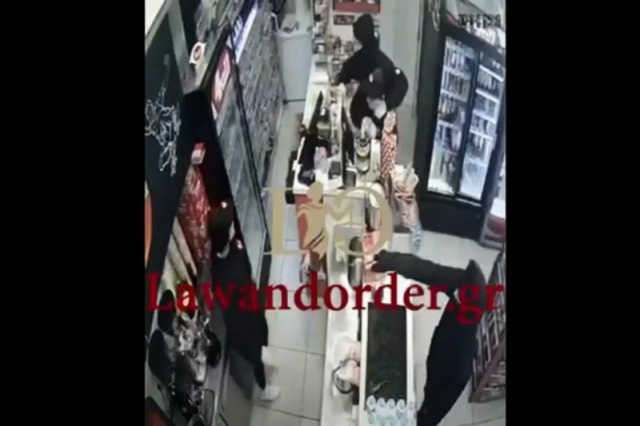 Ληστής έβαλε μαχαίρι σε λαιμό υπαλλήλου μίνι μάρκετ στη Θεσσαλονίκη (βίντεο-σοκ)