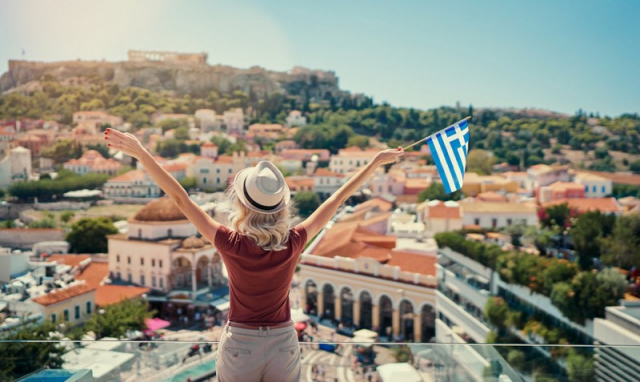 Ολοταχώς για τα 20 δισ. ευρώ οι τουριστικές εισπράξεις - Ακόμα πιο πάνω ο πήχης για το 2024
