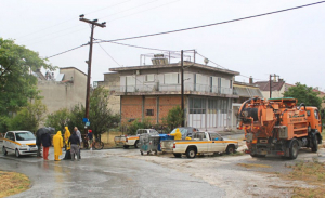 Λάρισα: Μεγάλη κινητοποίηση για τα νερά που έρχονται από τον πλημμυρισμένο κάμπο