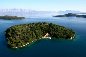 Μαδουρή: Το ιδιωτικό νησί-κόσμημα δίπλα στον Σκορπιό - Ένας παράδεισος με απίστευτη ιστορία