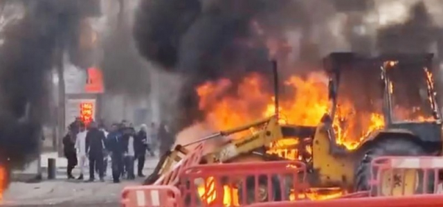 Ρομά καίνε τη Θεσσαλονίκη! Χάος με πυροβολισμούς και οδοφράγματα