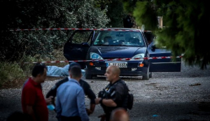 Ενέδρα θανάτου στη Λούτσα: Τι ερευνά η ΕΛ.ΑΣ για το μακελειό με τους έξι νεκρούς