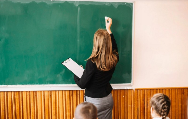 Κέρκυρα: Επόπτρια εκπαίδευσης χαρακτήρισε «παράνομη» τη συζήτηση για τις οικονομικές δυσκολίες των σχολείων!