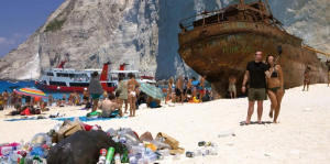 Σωρός από σκουπίδια στο Ναυάγιο της Ζακύνθου - Η φωτό που σοκάρει