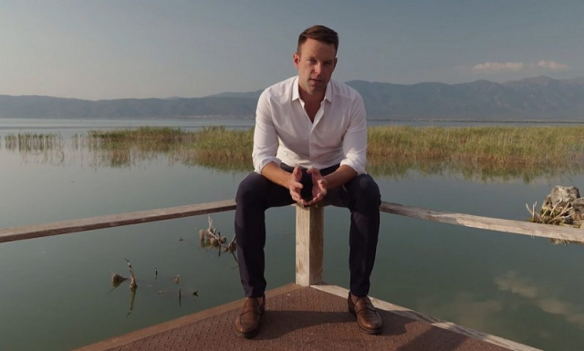 Παράνοια Κασσελάκη: Να γίνουν τα αλβανικά γλώσσα επιλογής στα ελληνικά σχολεία