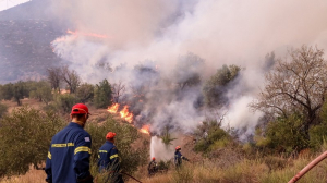 Υψηλός παραμένει ο κίνδυνος πυρκαγιάς στη Λευκάδα και σήμερα