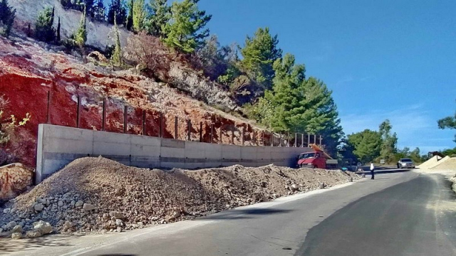 Λευκάδα: Σε εξέλιξη τα έργα αντιστήριξης στη «Βρύση» στο Καλαμίτσι