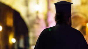 Κρήτη: Κληρικός ήταν μέλος εγκληματικής οργάνωσης - Εκβίαζε ιερείς για αξιώματα στην Εκκλησία!