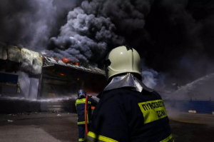 Ισχυρή έκρηξη σε εργοστάσιο στα Γρεβενά - Ένας τραυματίας