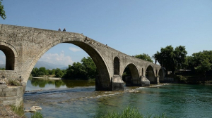 Νεκρός 60χρονος που βούτηξε στο κενό από τη γέφυρα του Αράχθου