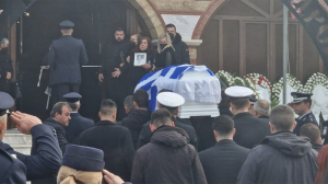 Θεσσαλονίκη: Τελευταίο «αντίο» στον 32χρονο αστυνομικό που δολοφονήθηκε από τον Νορβηγό
