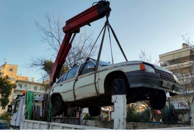 Απομάκρυνση εγκαταλελειμμένων οχημάτων από τον Δήμο Ακτίου - Βόνιτσας