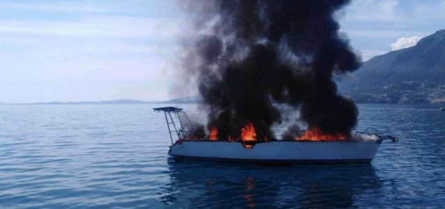 Λευκάδα: Ξέσπασε φωτιά σε ιστιοπλοϊκό σκάφος