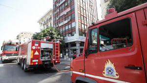 Φωτιά σε διαμέρισμα στα Κάτω Πατήσια: Μητέρα με το παιδί της απεγκλωβίστηκαν από το μπαλκόνι