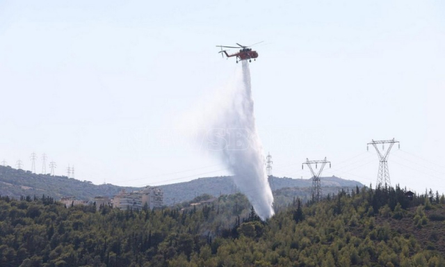 Φωτιά τώρα στο Χαϊδάρι - Καίγεται δασική έκταση