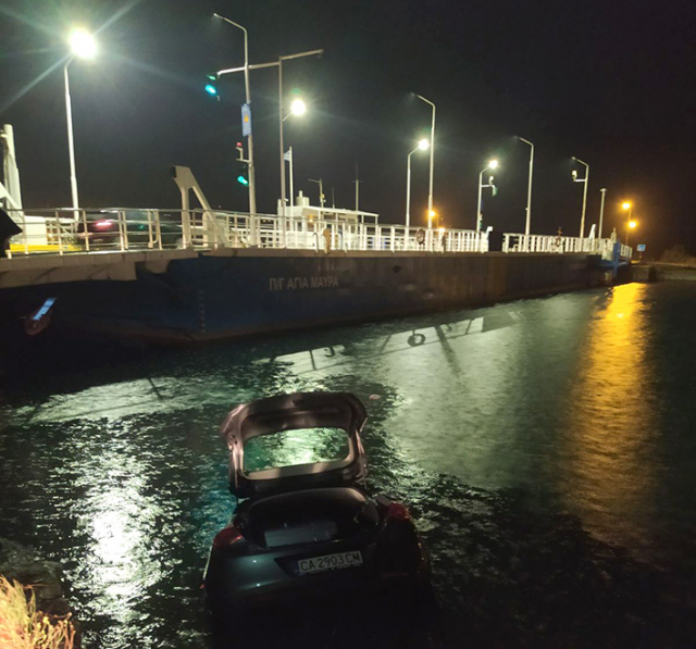 Λευκάδα: Αυτοκίνητο με δύο άτομα έπεσε στο Δίαυλο!