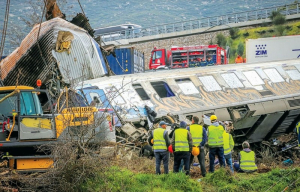 Βουλή: Νέα δικογραφία κατά υπουργών για τα Τέμπη – Μηνύουν και τον Μητσοτάκη