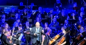 Ιστορική μέρα για το Βόλο: Άνοιξε μετά από 15 χρόνια και εντυπωσιάζει το δημοτικό θέατρο