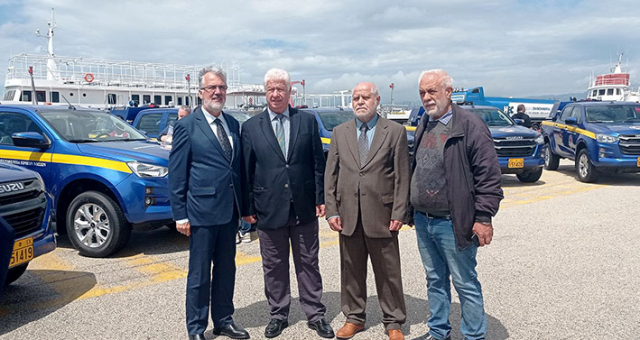 Υδροφόρες παρέλαβαν οι δήμοι της Κέρκυρας από την Περιφέρεια
