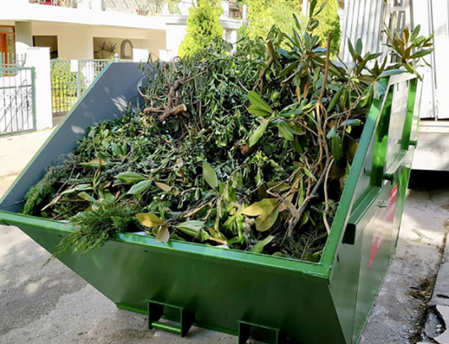 Ποτέ πια «βουνά» με κλαδιά στους δρόμους της Γλυφάδας