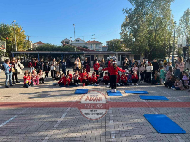 Χριστούγεννα στην καρδιά του 4ου δημοτικού σχολείου Λευκάδας (φωτό)