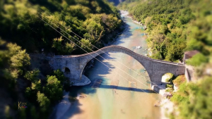 &quot;Το Γεφύρι Πλάκας&quot;: Το μεγαλύτερο τοξωτό γεφύρι των Βαλκανίων (βίντεο)