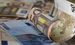 Υπερψηφίστηκε ο Εξωδικαστικός μηχανισμός - Τι προβλέπει για τις οφειλές νοικοκυριών κι επιχειρήσεων