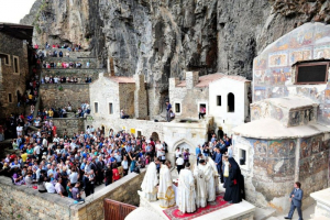 Εξόχως δυσάρεστη η εξέλιξη για την Παναγία Σουμελά λέει η Αθήνα