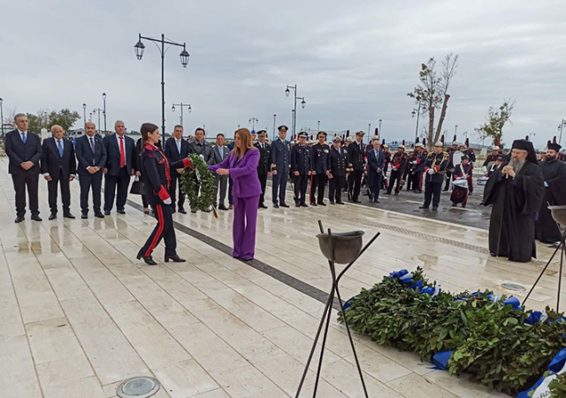 Η Λευκάδα γιορτάζει - Η Φιλαρμονική μας παρελαύνει για τα ιδανικά και τις αξίες του Έθνους