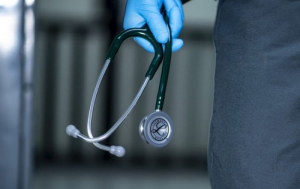 Θεσσαλονίκη: Κακουργηματική δίωξη σε γιατρό για τον θάνατο 14χρονης