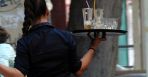 Καταργεί το πενθήμερο ο Χατζηδάκης για τους εργαζόμενους στην εστίαση - Θα δουλεύουν εξαήμερο με τα ίδια λεφτά!