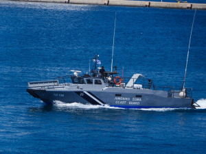Βυθίστηκε επαγγελματικό τουριστικό σκάφος μετά από φωτιά