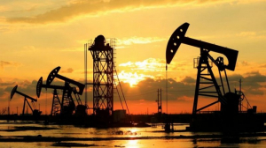 Πέφτει το πετρέλαιο κάτω από το φράγμα των 90 δολαρίων