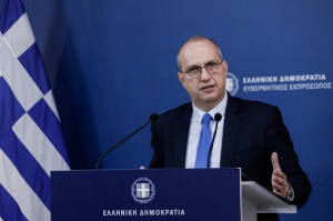 Οικονόμου: Επίδομα στους αστυνομικούς που επιφορτίζονται με τους ελέγχους στα γήπεδα