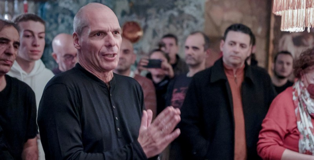 Γιάνης Βαρουφάκης: Ταυτοποιήθηκαν οι αναρχικοί που τον χτύπησαν - Συνελήφθη 17χρονος