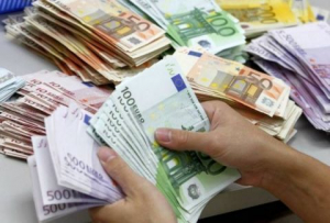 Το κυνήγι των οφειλετών ξεκίνησε - Προκλητική η “έκρηξη” των χρεών από τα μεγάλα “κεφάλια”