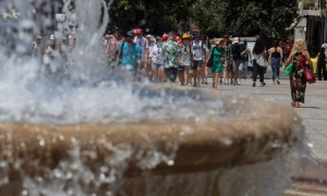 Η Ελλάδα «ψήνεται» - Νέο κύμα καύσωνα σαρώνει τη χώρα - Αυτή θα είναι η πιο επικίνδυνη μέρα