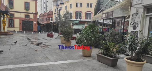 Αιματηρή συμπλοκή με πυροβολισμούς στα Λαδάδικα