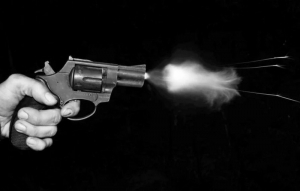 Παραλίγο τραγωδία στη Ζάκυνθο: 47χρονος πυροβόλησε εναντίον ιδιοκτήτη ταβέρνας